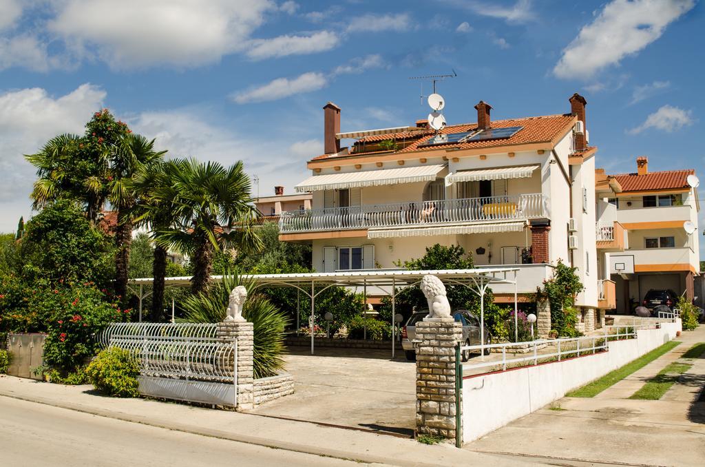 Pansion Adria Hotel Sveti Filip i Jakov Bagian luar foto