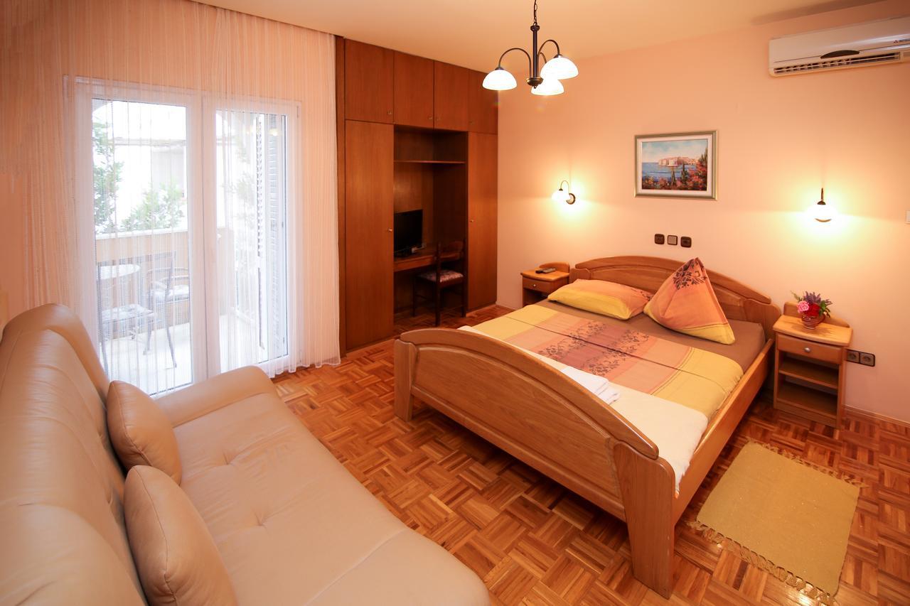 Pansion Adria Hotel Sveti Filip i Jakov Bagian luar foto