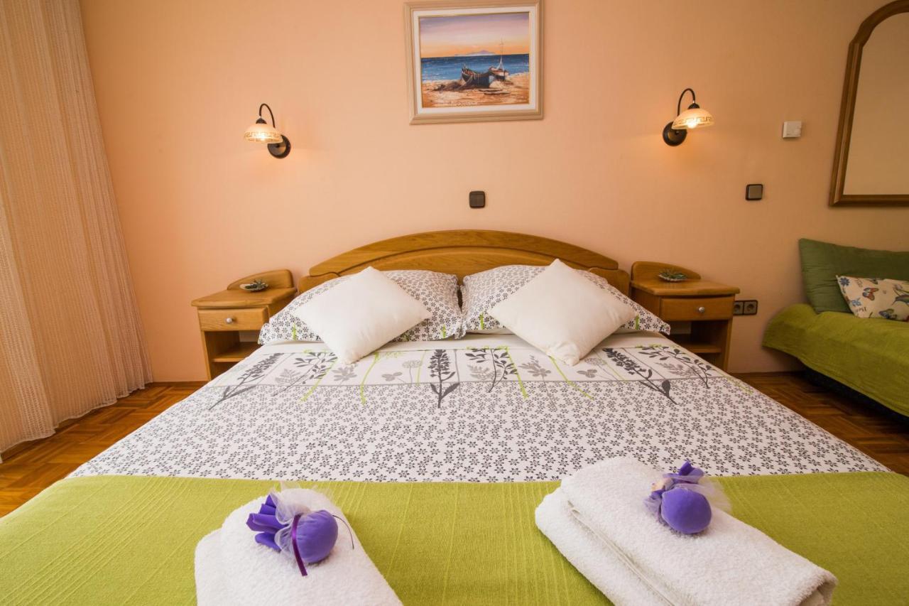 Pansion Adria Hotel Sveti Filip i Jakov Bagian luar foto