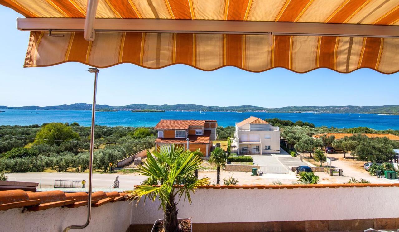 Pansion Adria Hotel Sveti Filip i Jakov Bagian luar foto