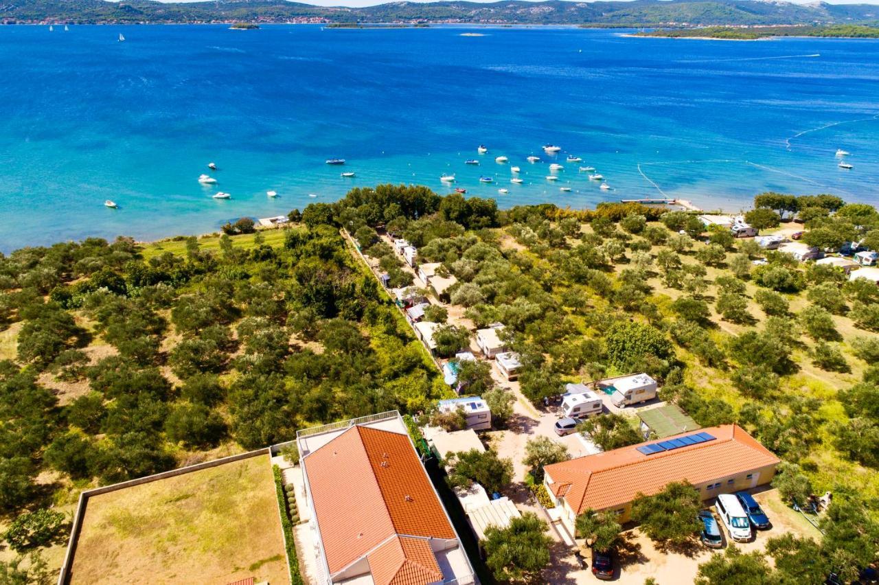 Pansion Adria Hotel Sveti Filip i Jakov Bagian luar foto
