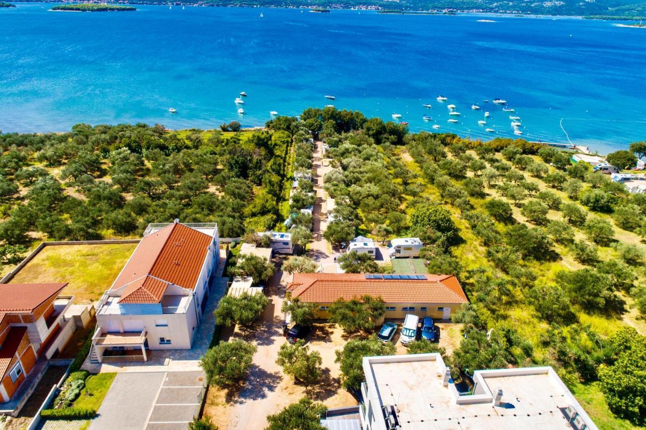 Pansion Adria Hotel Sveti Filip i Jakov Bagian luar foto