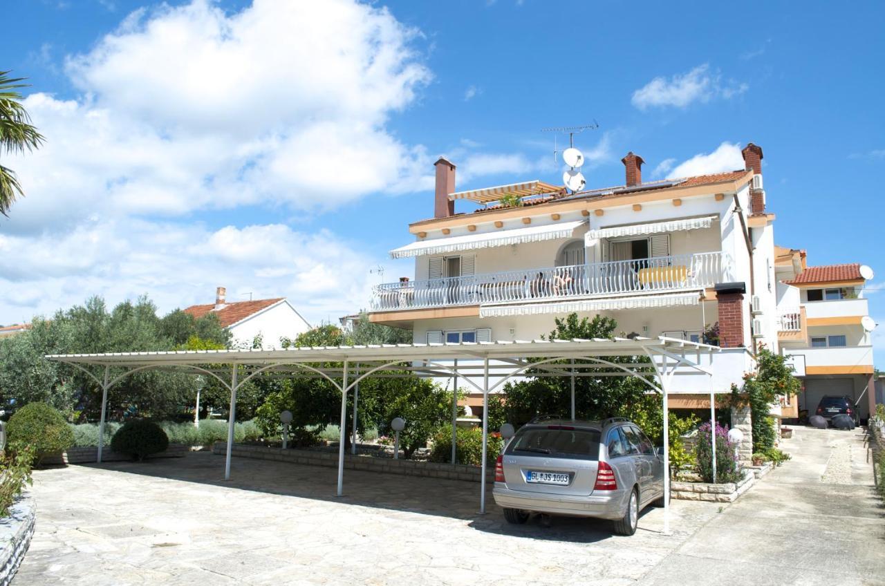 Pansion Adria Hotel Sveti Filip i Jakov Bagian luar foto